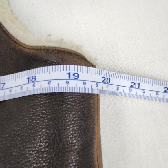 The Limited Brown Leather Sherpa Zip Up Vest. Medium - Picture 8 of 9